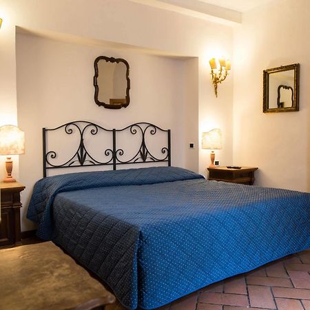 Piazza Paradiso Accommodation Сієна Екстер'єр фото