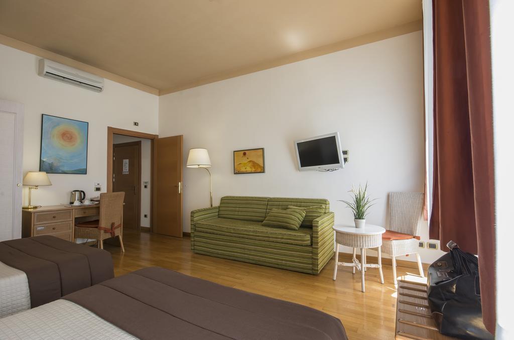 Piazza Paradiso Accommodation Сієна Екстер'єр фото