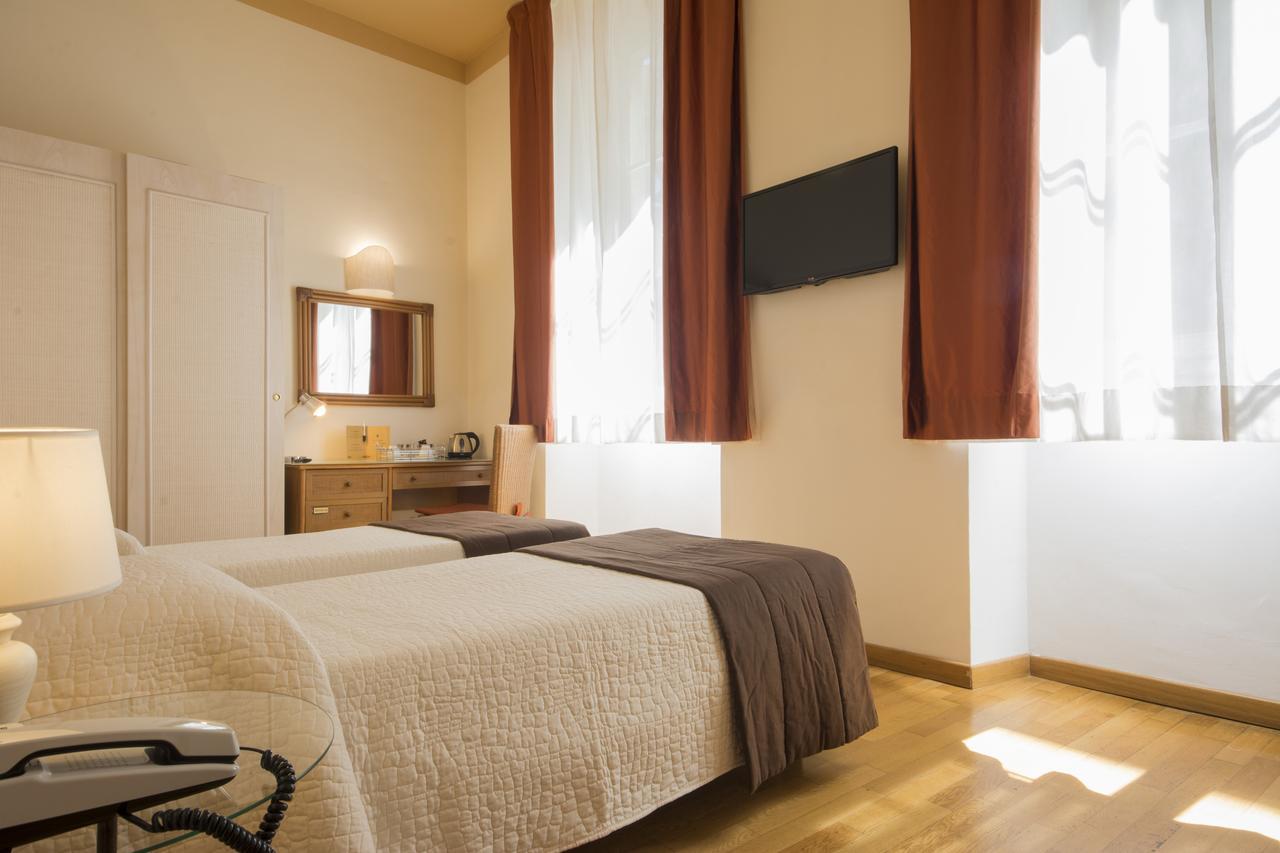 Piazza Paradiso Accommodation Сієна Екстер'єр фото