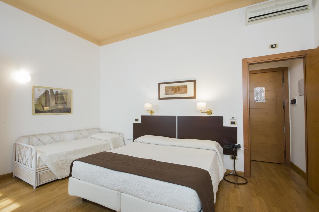 Piazza Paradiso Accommodation Сієна Екстер'єр фото