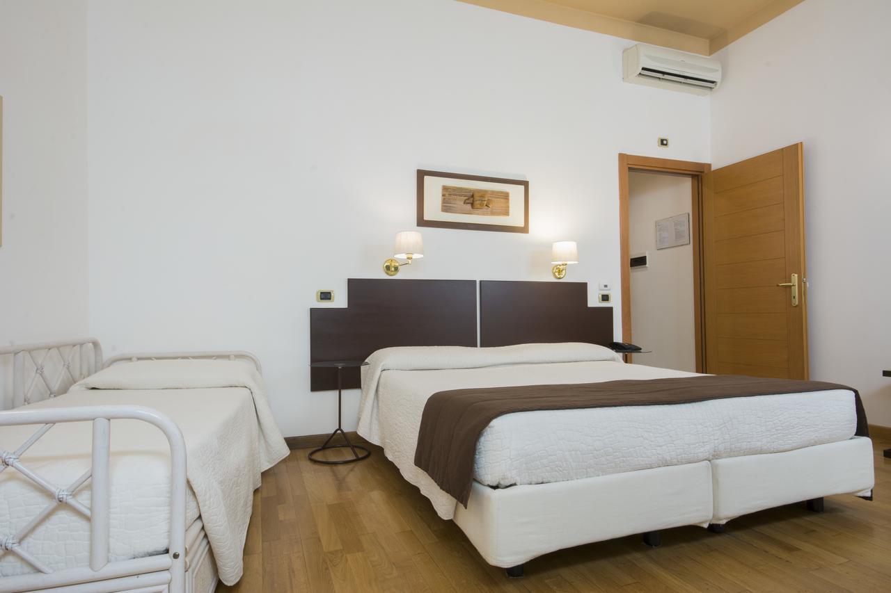Piazza Paradiso Accommodation Сієна Екстер'єр фото