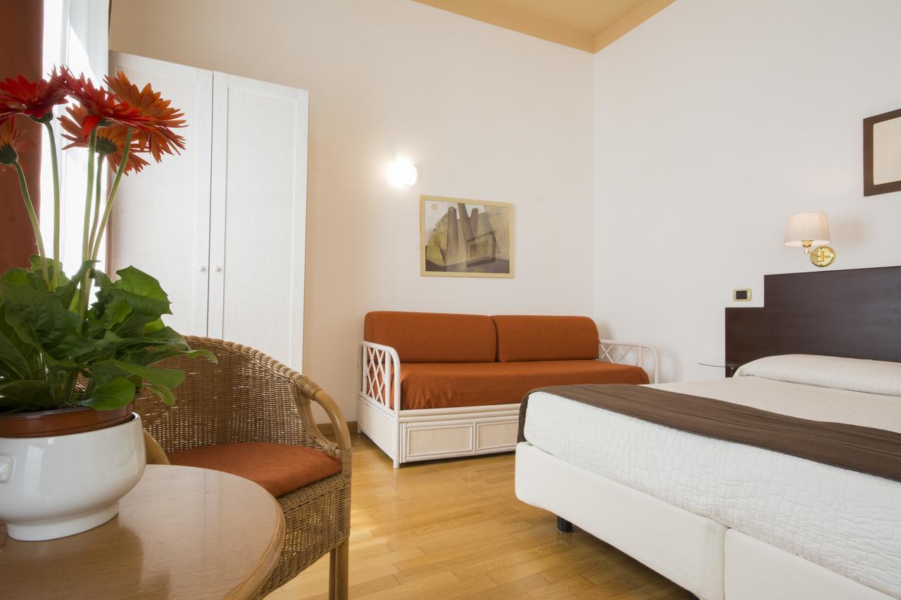 Piazza Paradiso Accommodation Сієна Екстер'єр фото