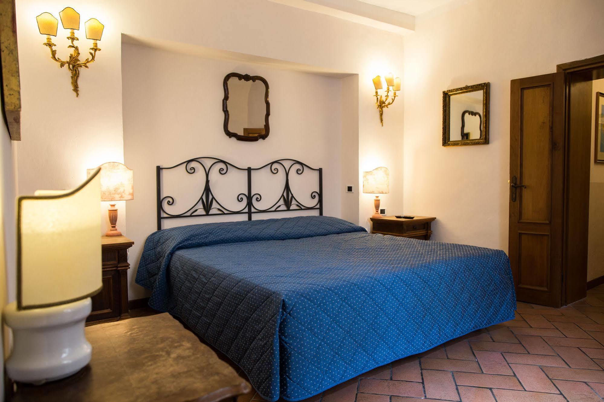 Piazza Paradiso Accommodation Сієна Екстер'єр фото